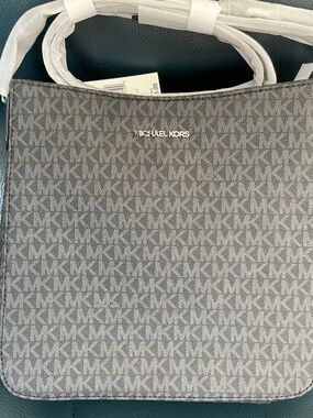 Michael Kors Messenger bag